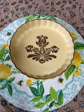 Pfaltzgraff Cream Ceramic Quiche Dish